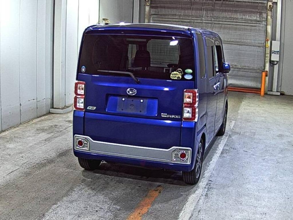 DAIHATSU WAKE