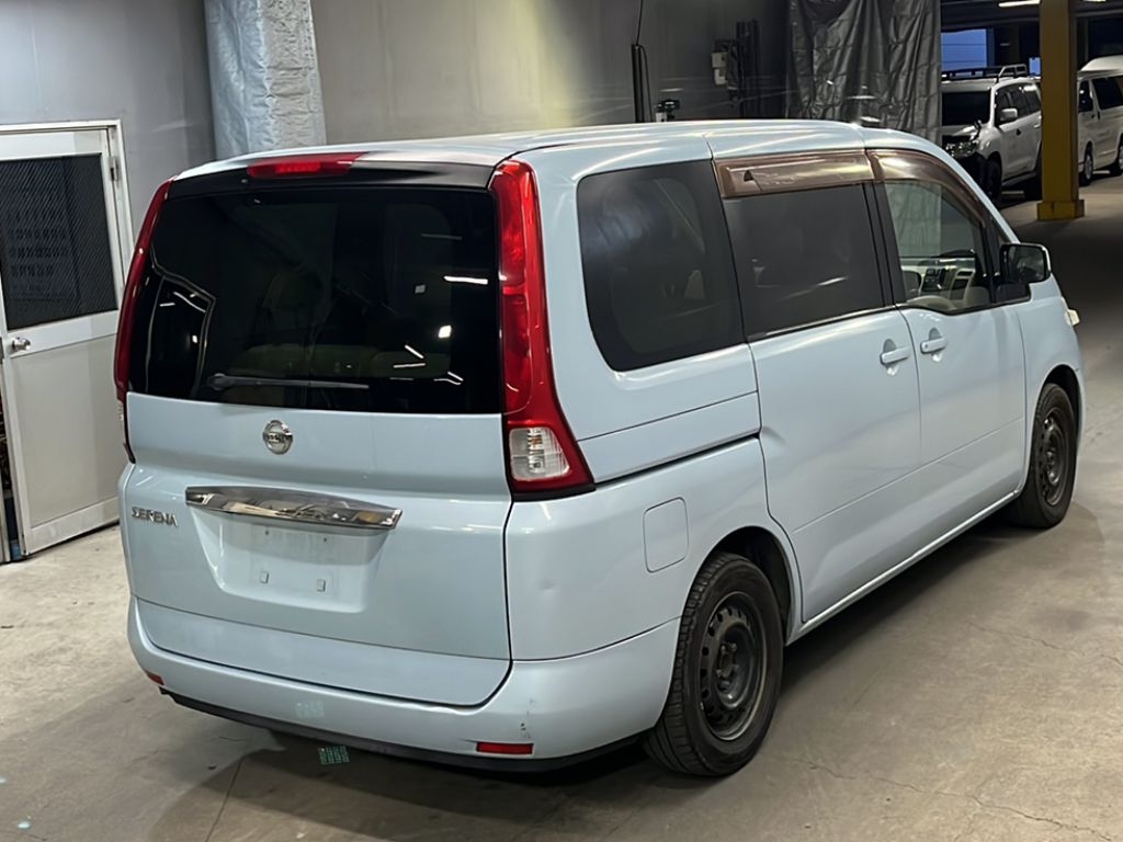 NISSAN SERENA