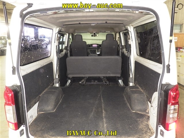 NISSAN NV350 CARAVAN