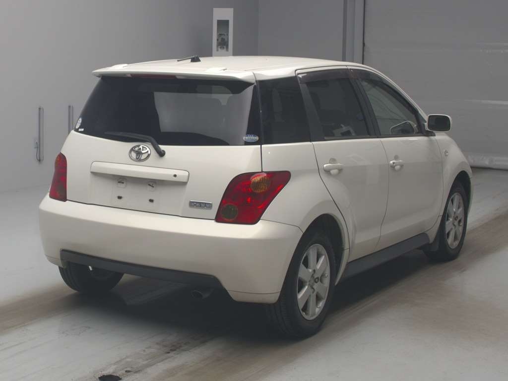 TOYOTA IST