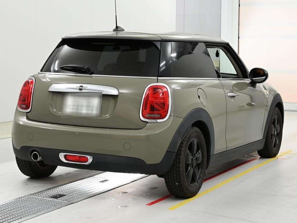 MINI HATCH