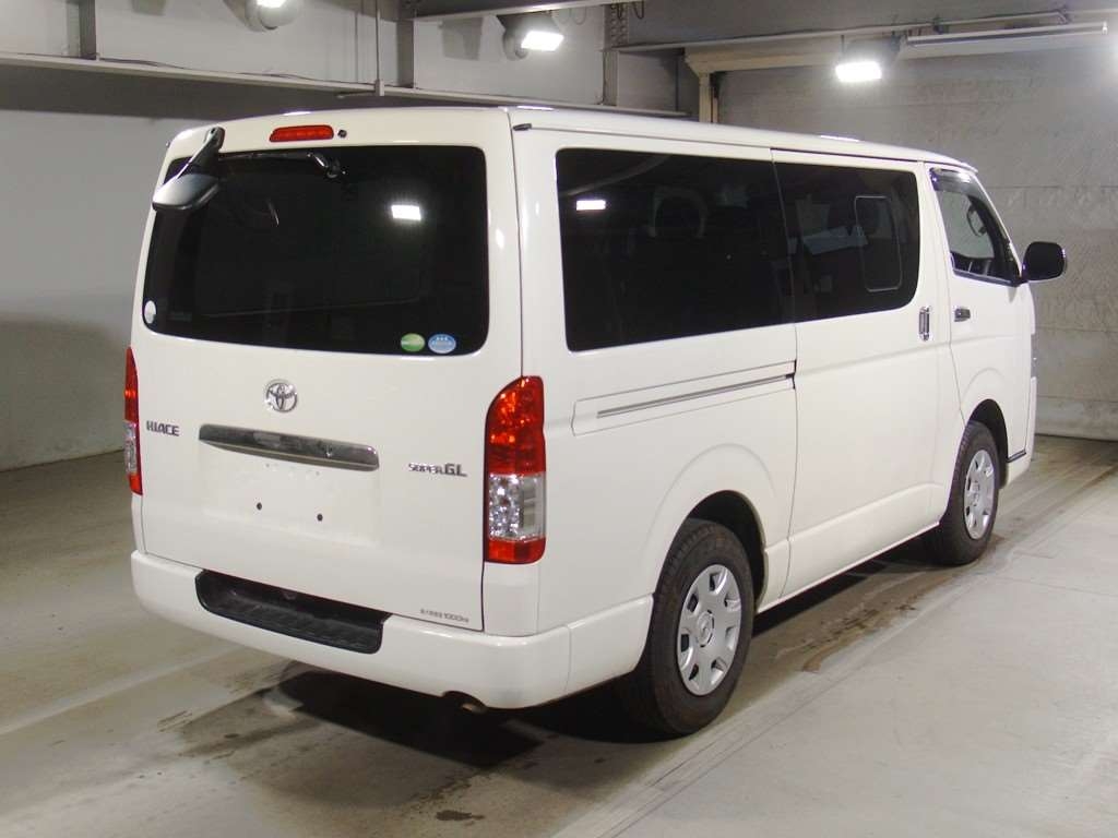 TOYOTA REGIUS ACE