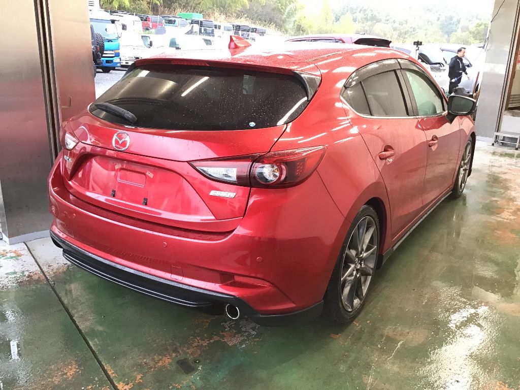 MAZDA AXELA