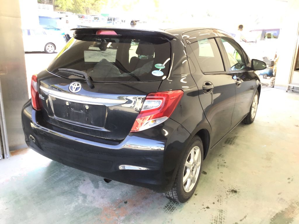 TOYOTA VITZ