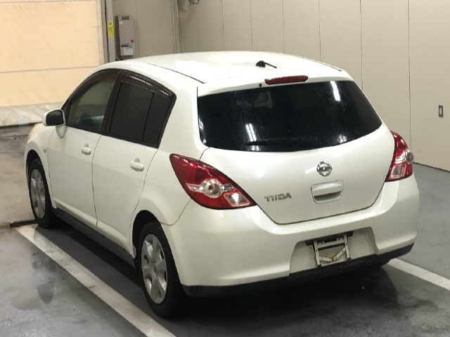 NISSAN TIIDA