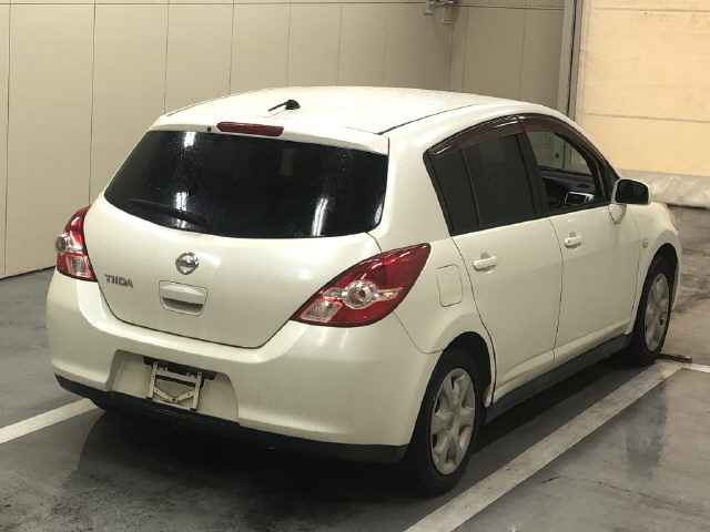 NISSAN TIIDA