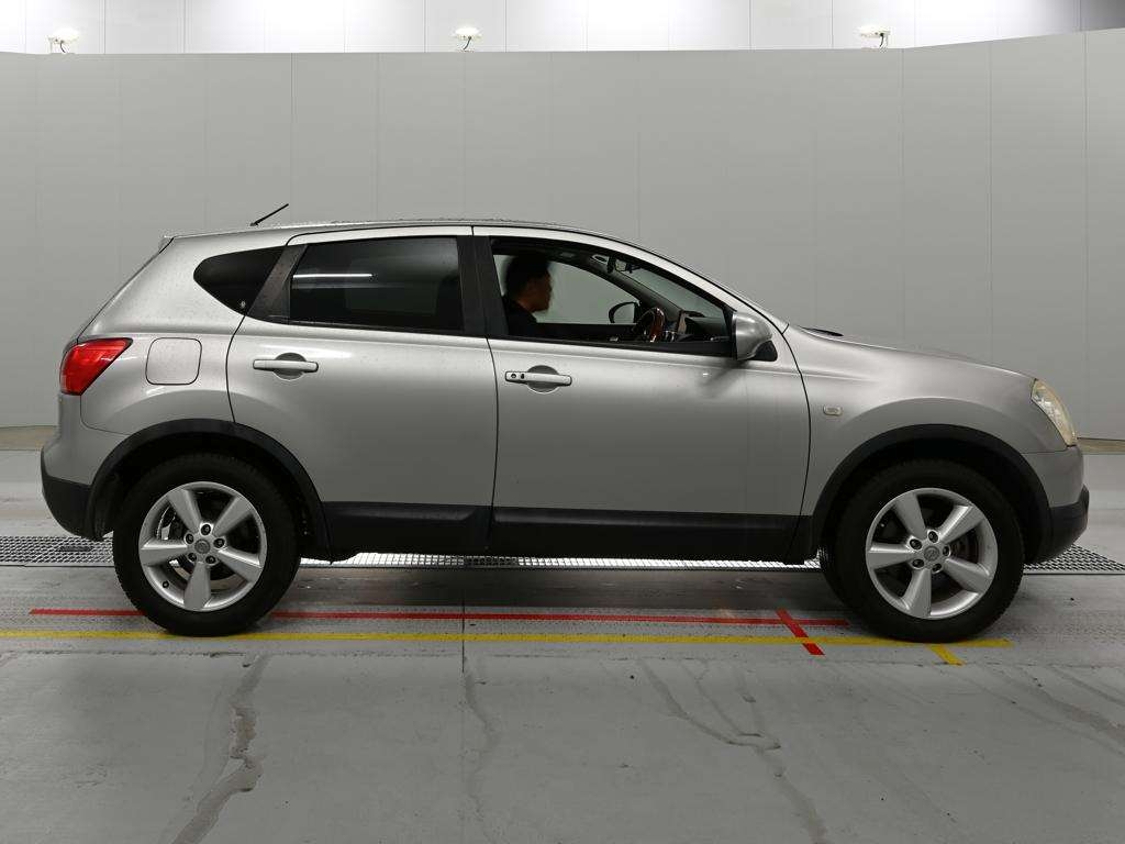 NISSAN DUALIS