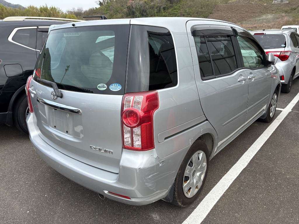 TOYOTA RAUM