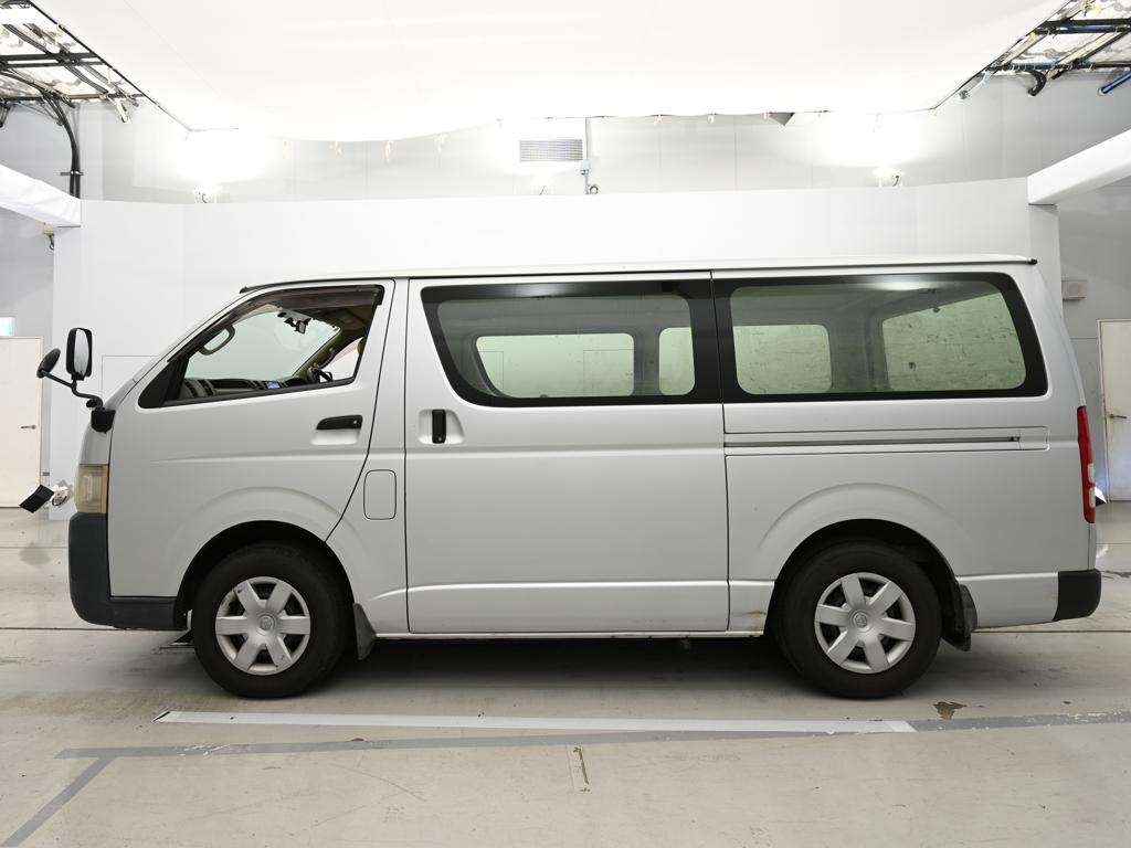 TOYOTA REGIUS ACE