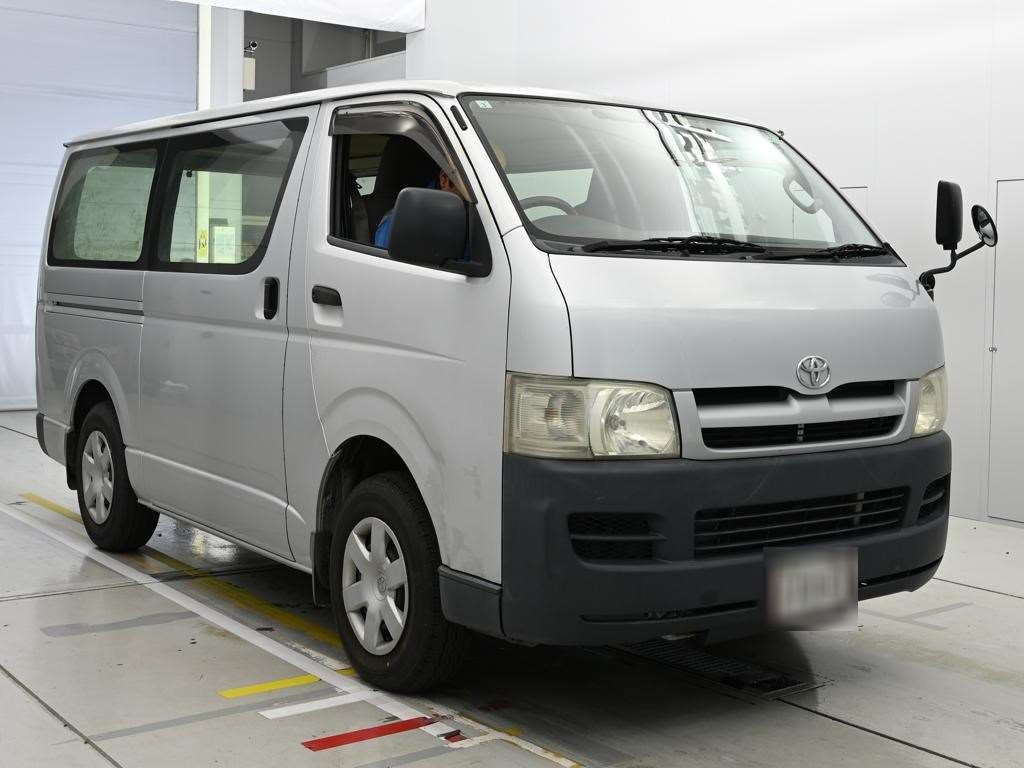 TOYOTA REGIUS ACE