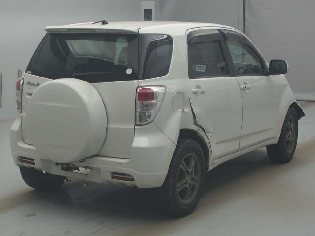 TOYOTA RUSH