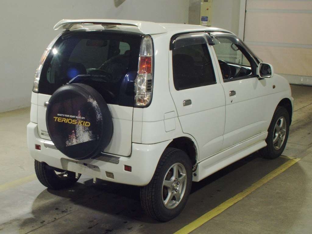 DAIHATSU TERIOS KID