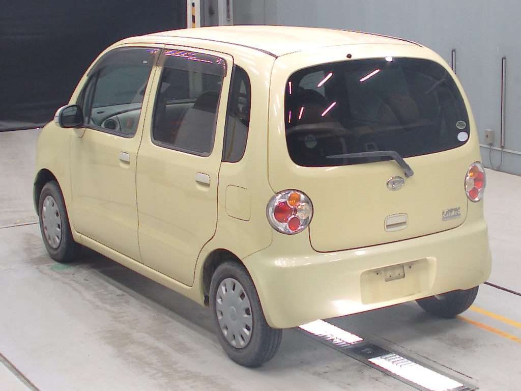 DAIHATSU MOVE LATTE