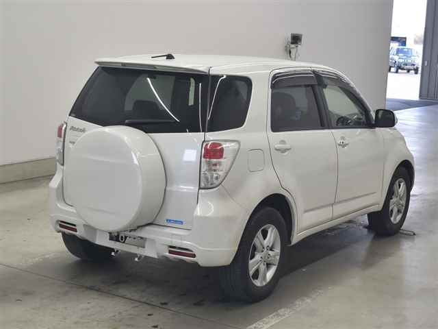 TOYOTA RUSH