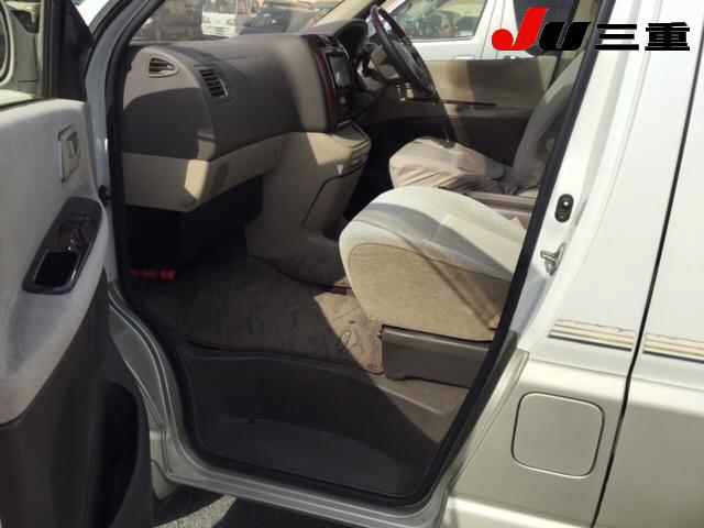 TOYOTA GRAND HIACE