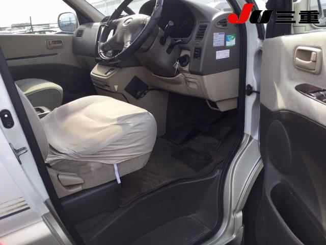 TOYOTA GRAND HIACE