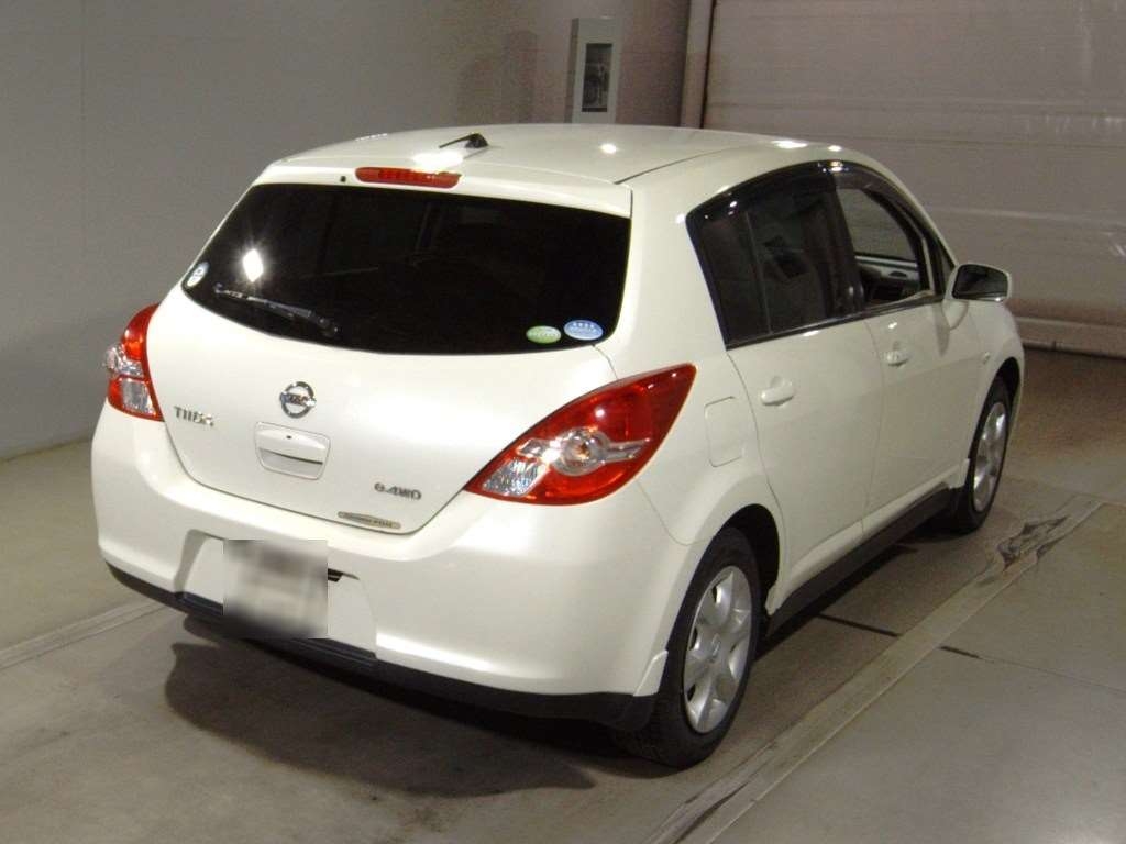 NISSAN TIIDA