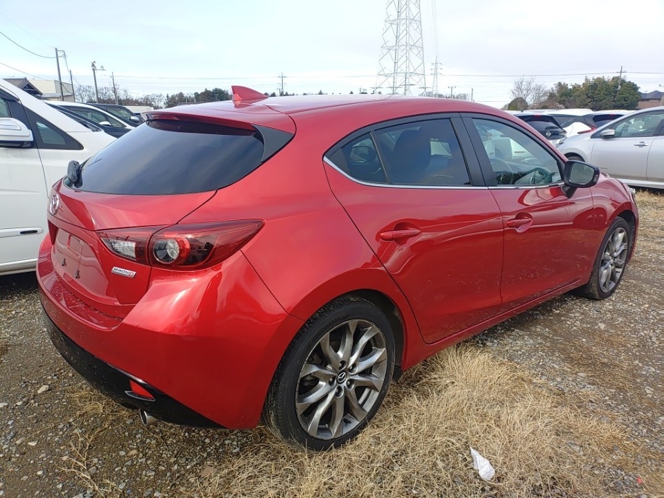 MAZDA AXELA