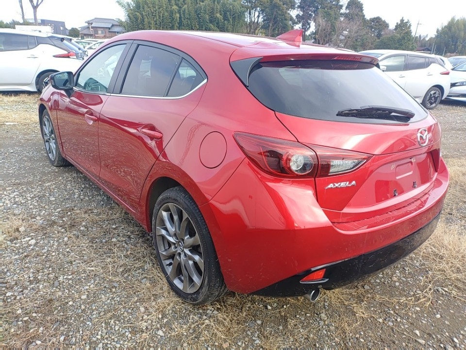 MAZDA AXELA