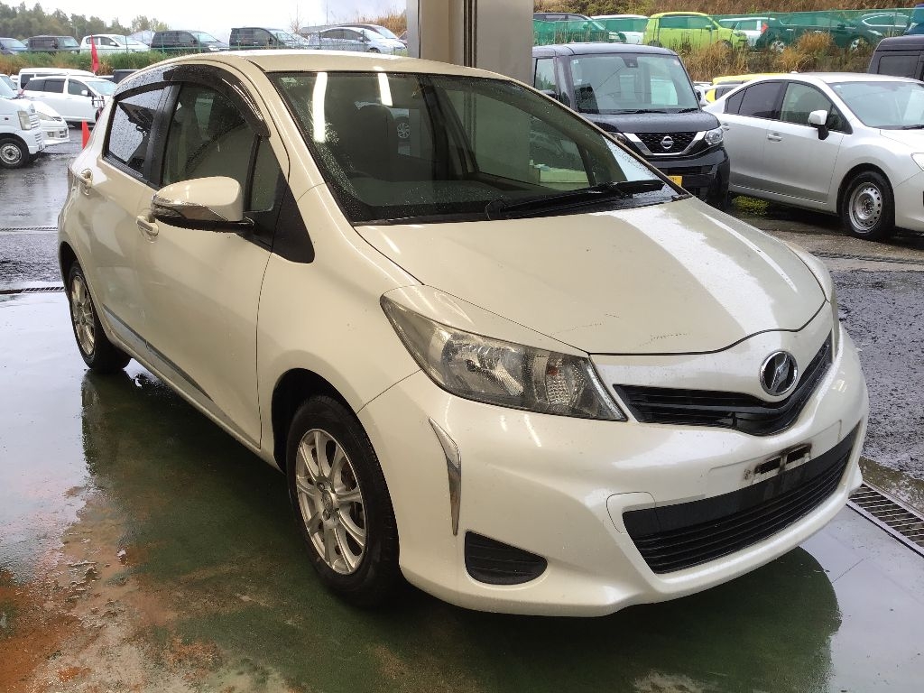 TOYOTA VITZ