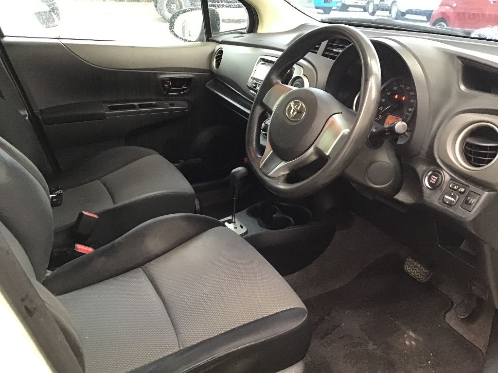 TOYOTA VITZ
