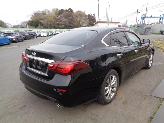 NISSAN FUGA