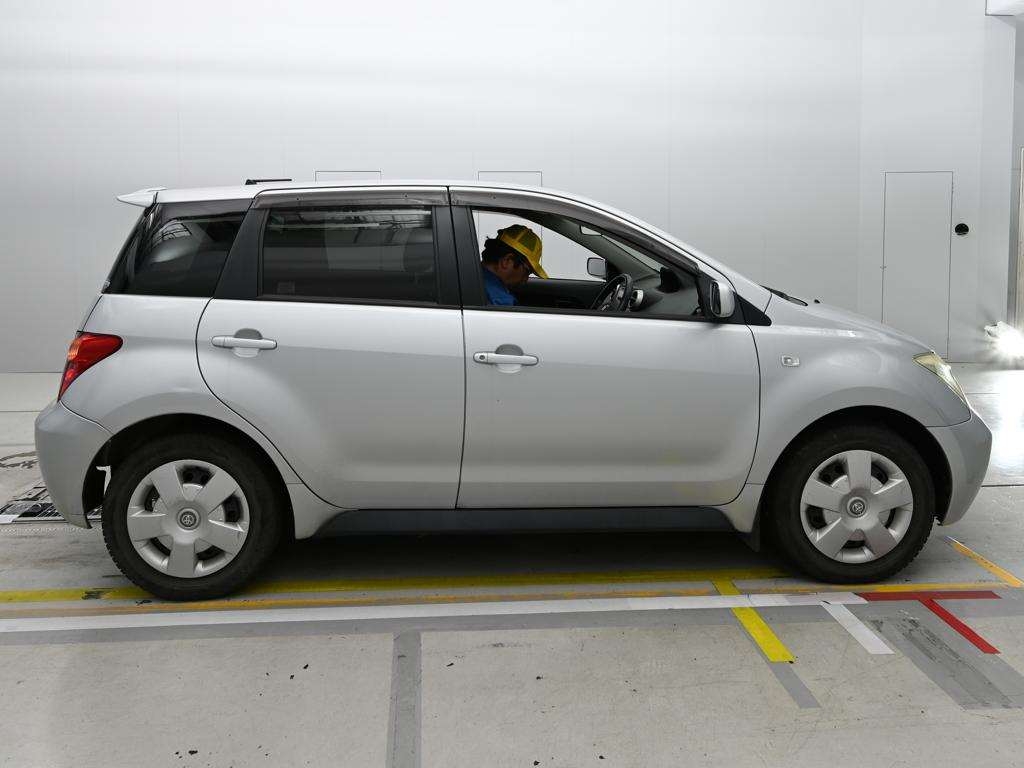 TOYOTA IST