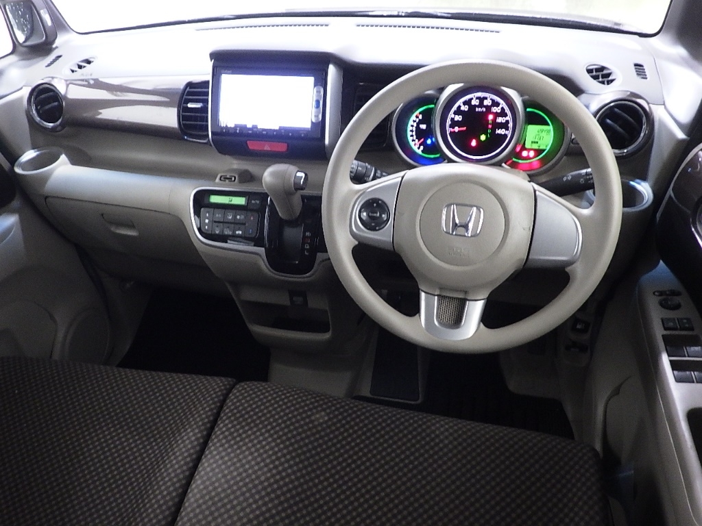 HONDA N-BOX+