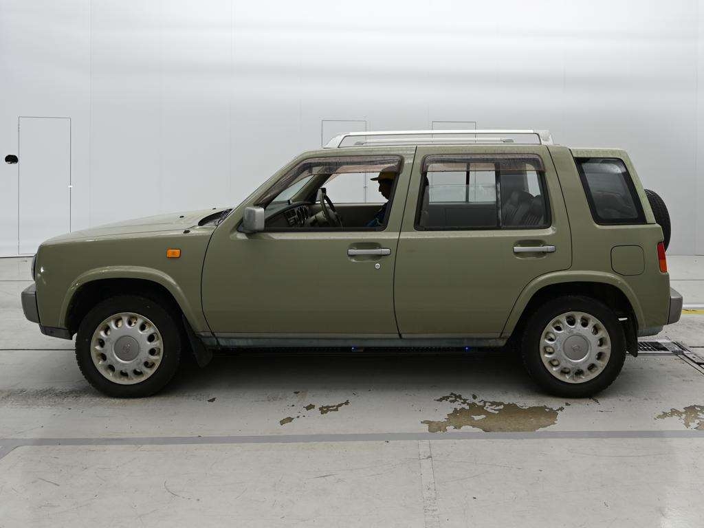 NISSAN RASHEEN
