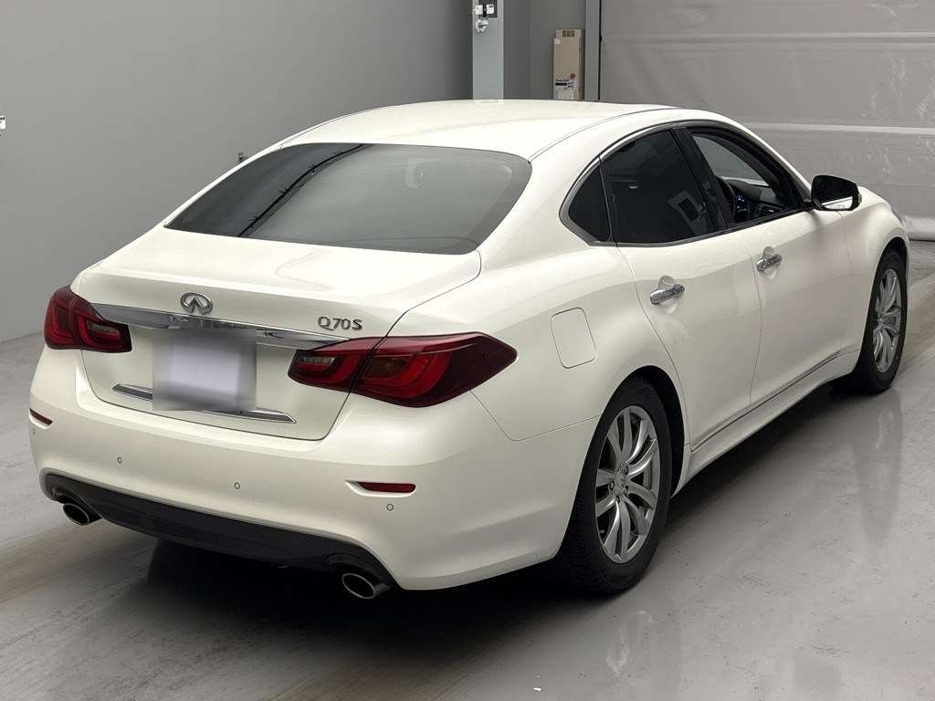 NISSAN FUGA