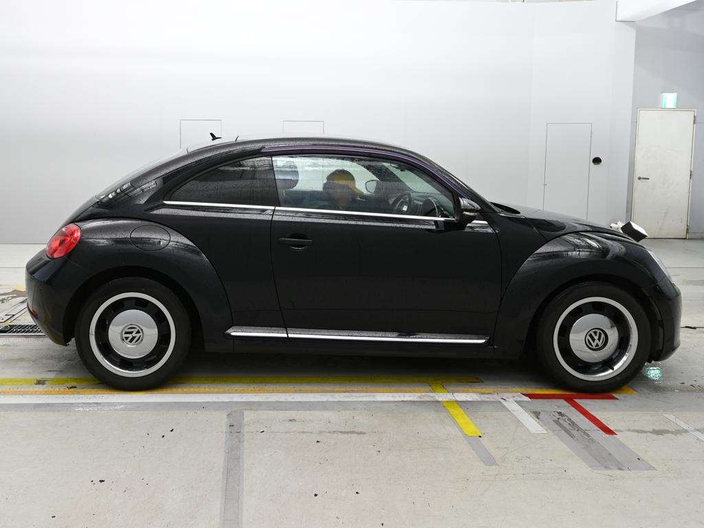 VOLKSWAGEN BEETLE