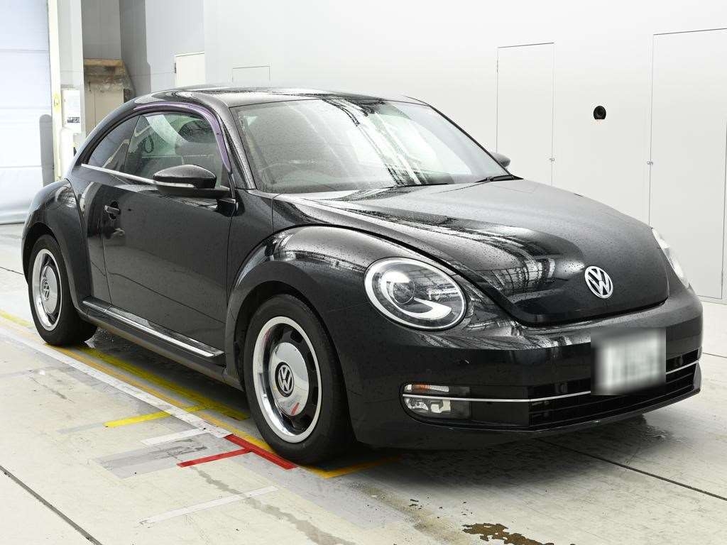 VOLKSWAGEN BEETLE