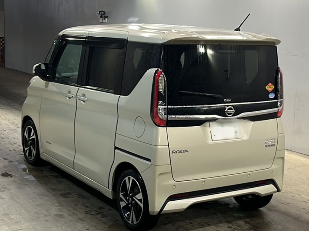 NISSAN ROOX