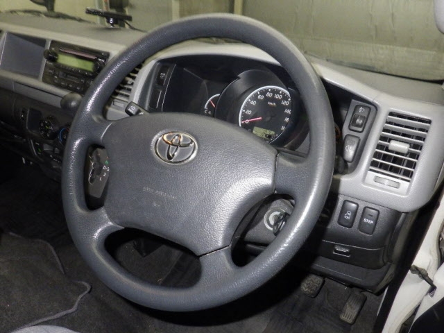 TOYOTA REGIUS ACE