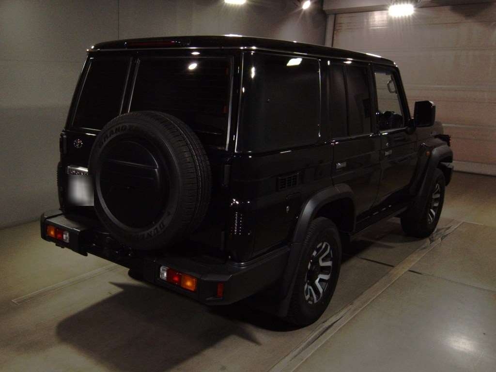 TOYOTA LAND CRUISER