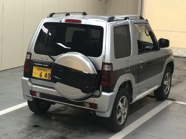 MITSUBISHI PAJERO MINI