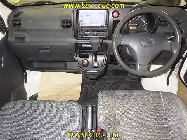 TOYOTA PIXIS VAN