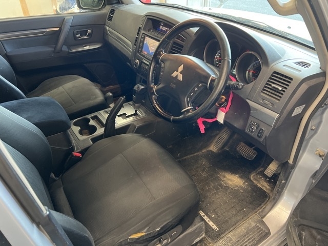 MITSUBISHI PAJERO