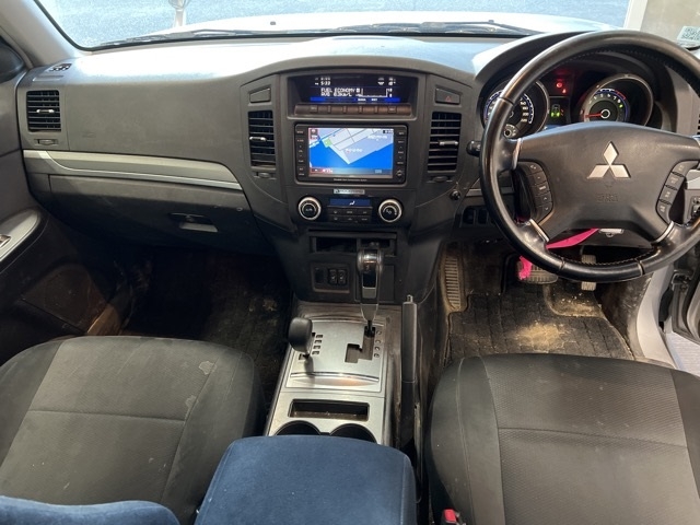 MITSUBISHI PAJERO