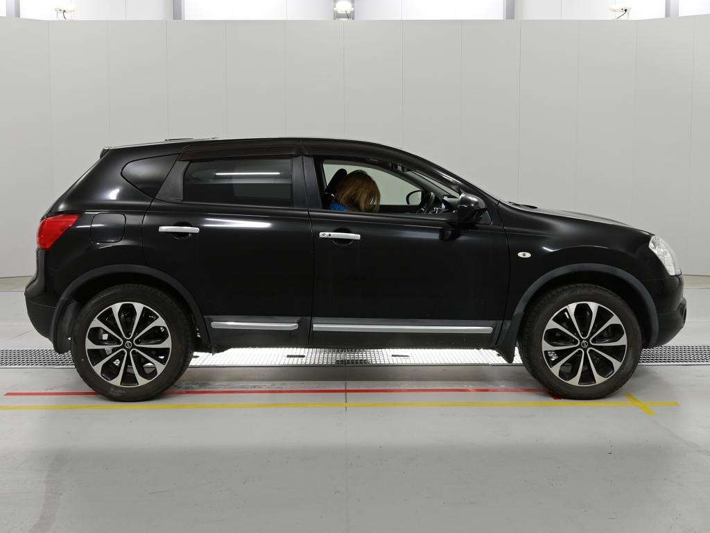 NISSAN DUALIS