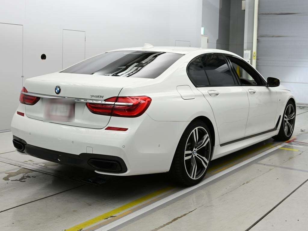 BMW 7-SERIES