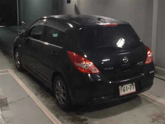 NISSAN TIIDA