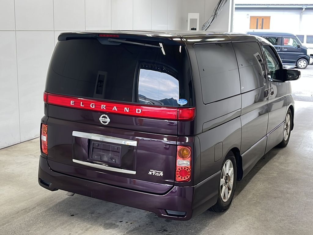 NISSAN ELGRAND