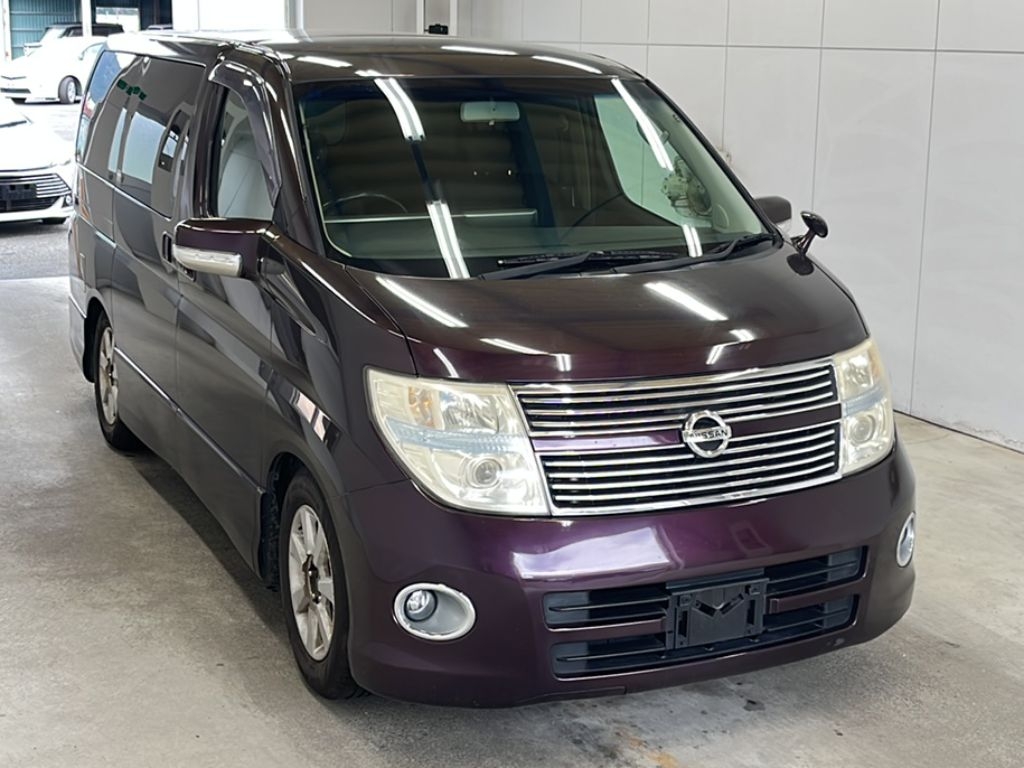 NISSAN ELGRAND