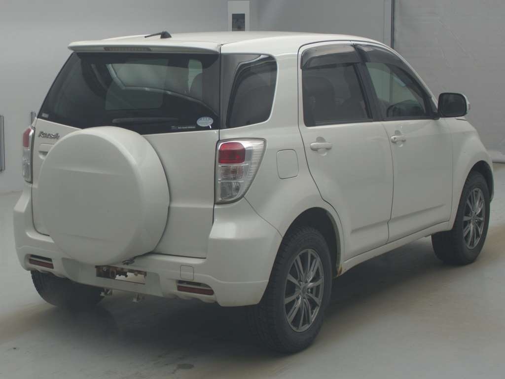 TOYOTA RUSH