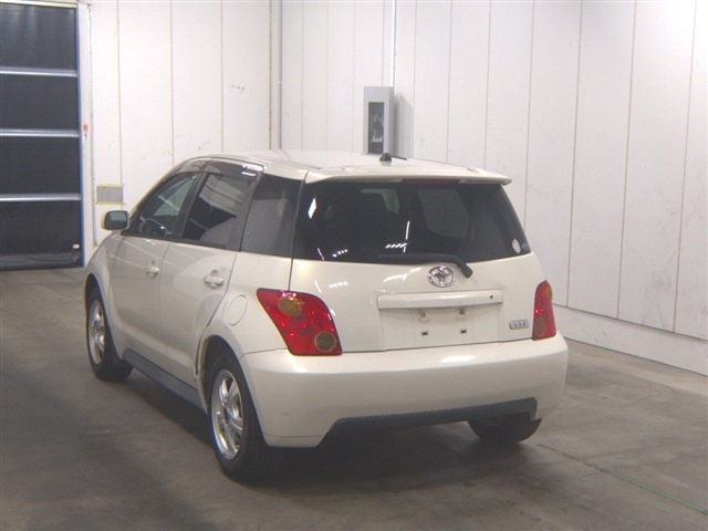 TOYOTA IST