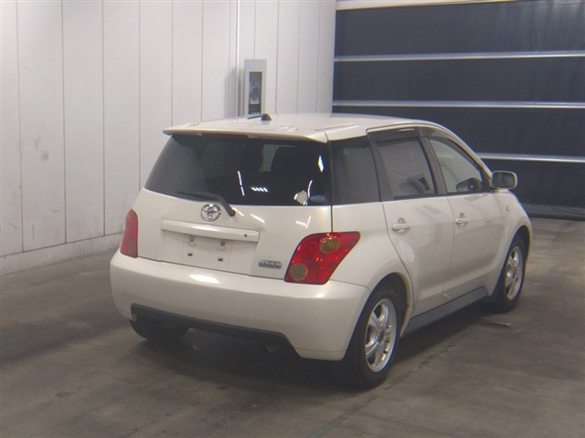 TOYOTA IST