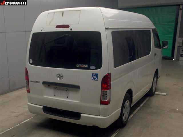 TOYOTA REGIUS ACE
