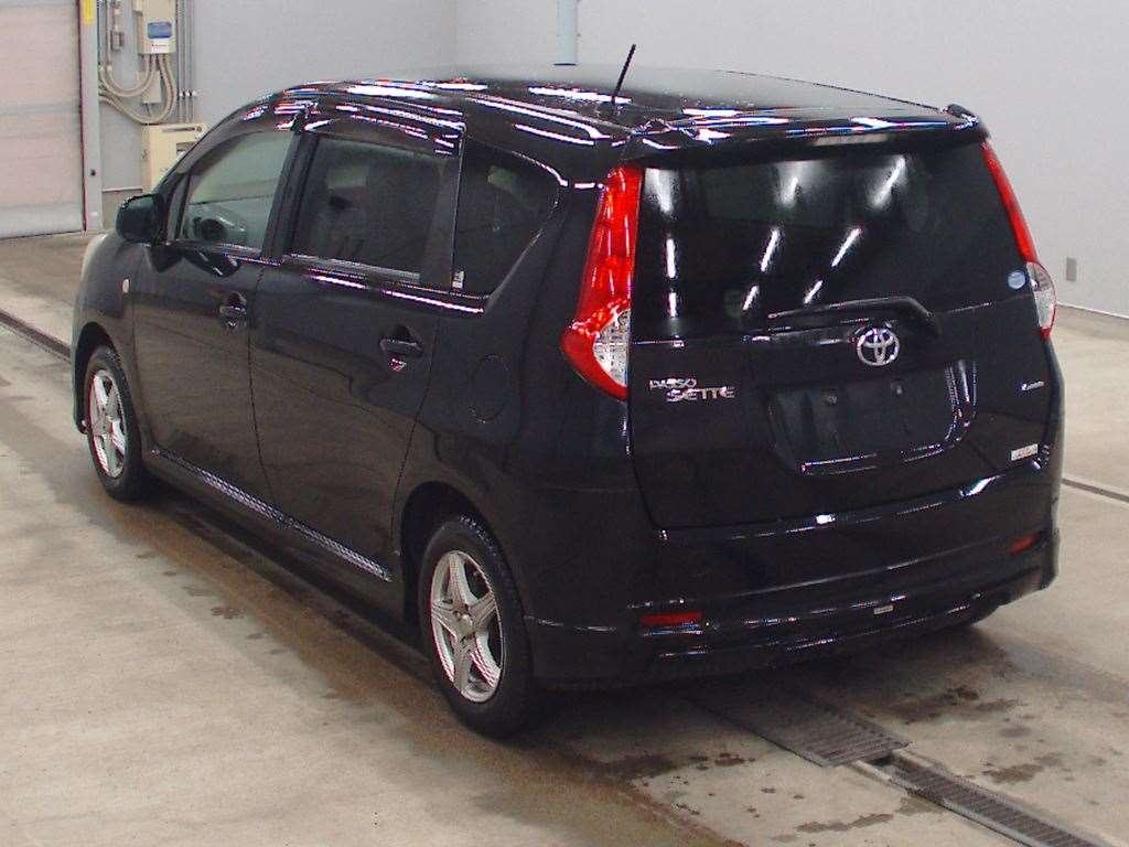 TOYOTA PASSO SETTE