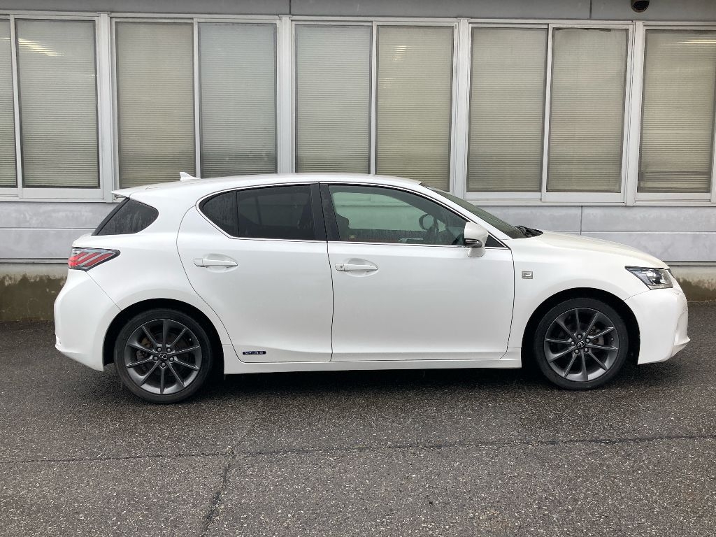 LEXUS CT200H